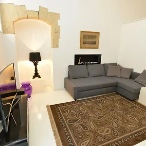 Izzhome Light Apartament